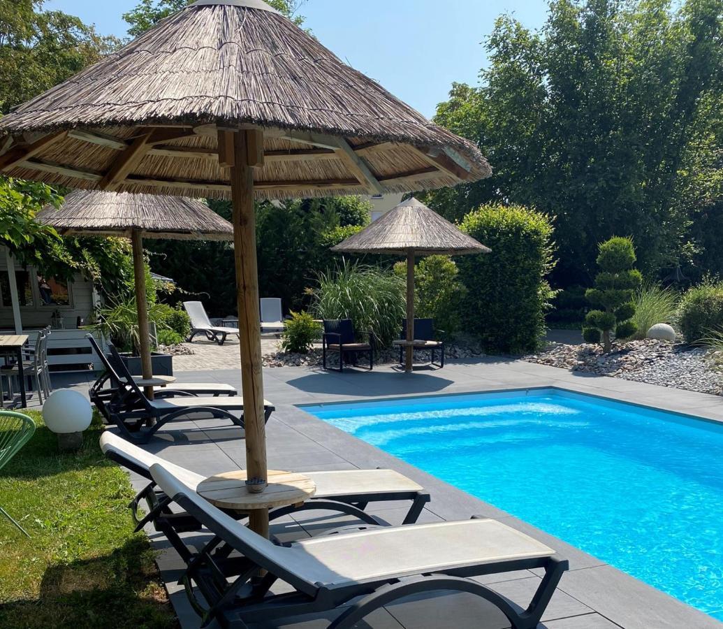 Les Rives Des Habsbourg Aparthotel Ensisheim Exteriör bild