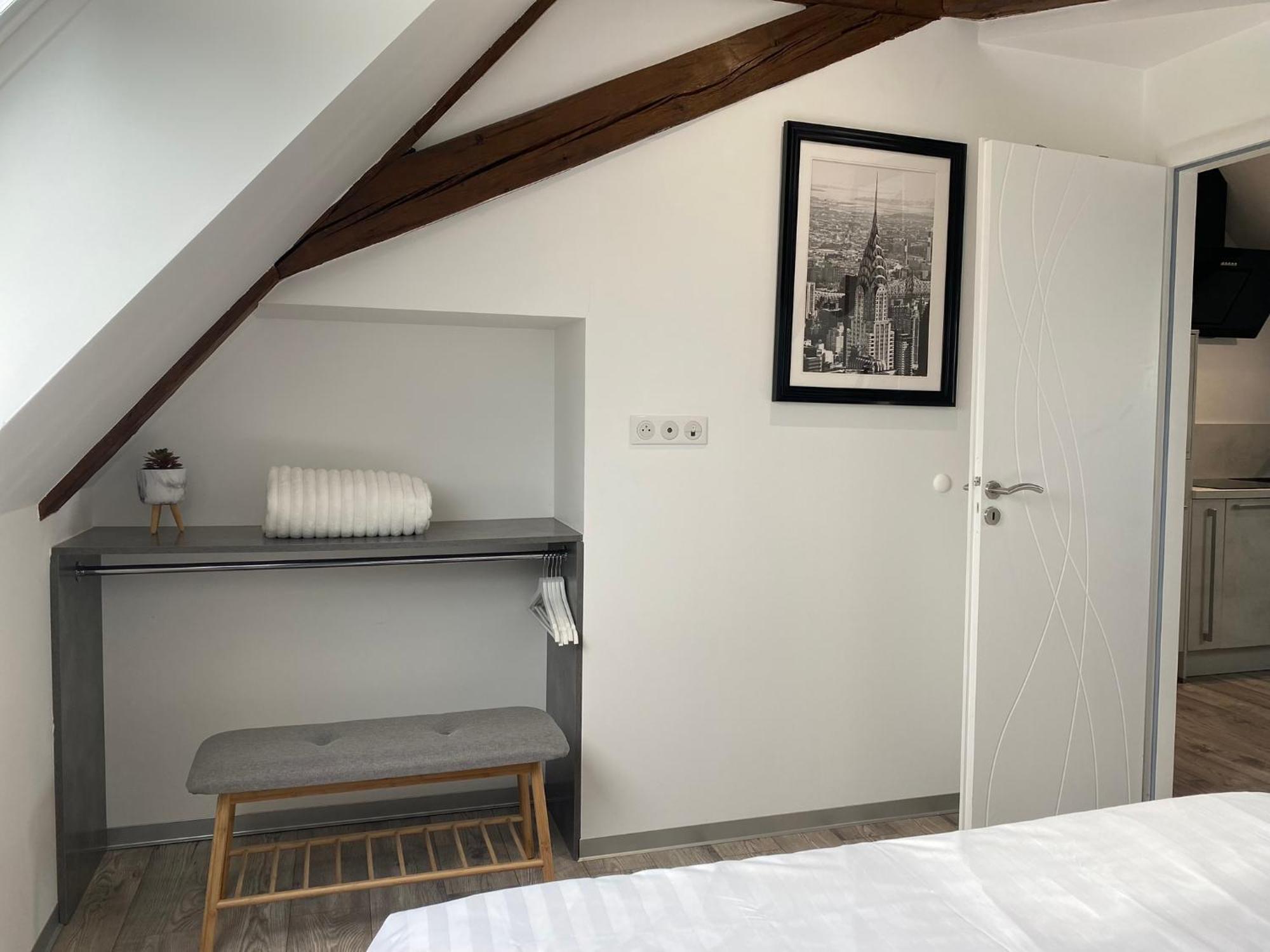 Les Rives Des Habsbourg Aparthotel Ensisheim Exteriör bild