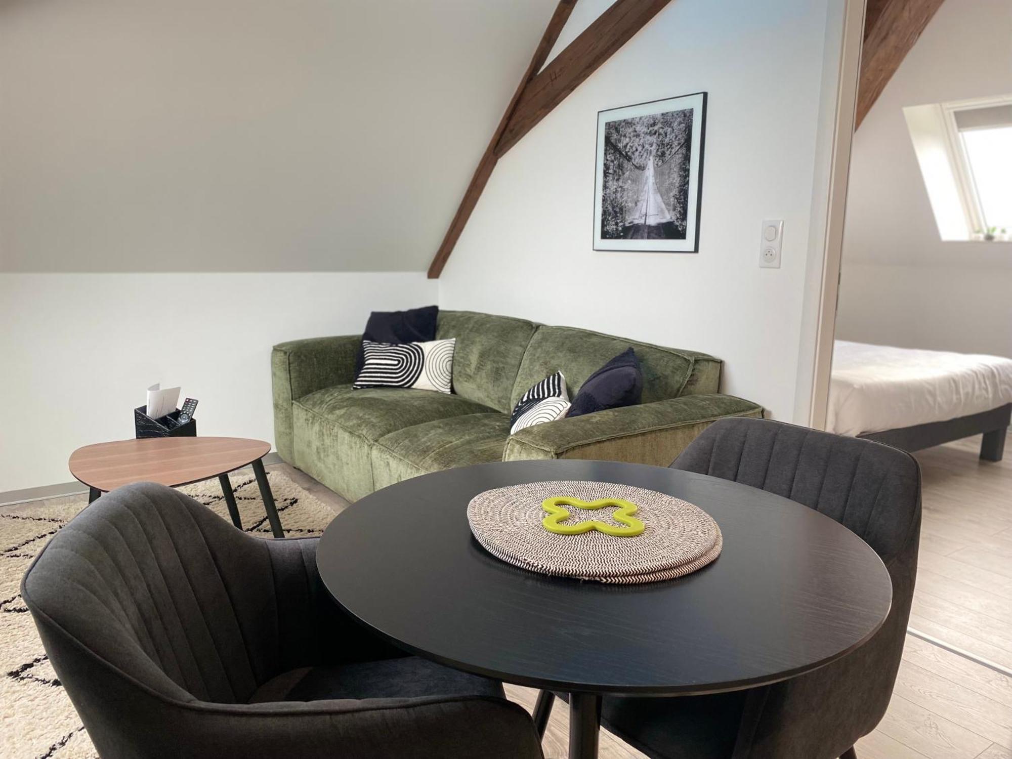 Les Rives Des Habsbourg Aparthotel Ensisheim Exteriör bild