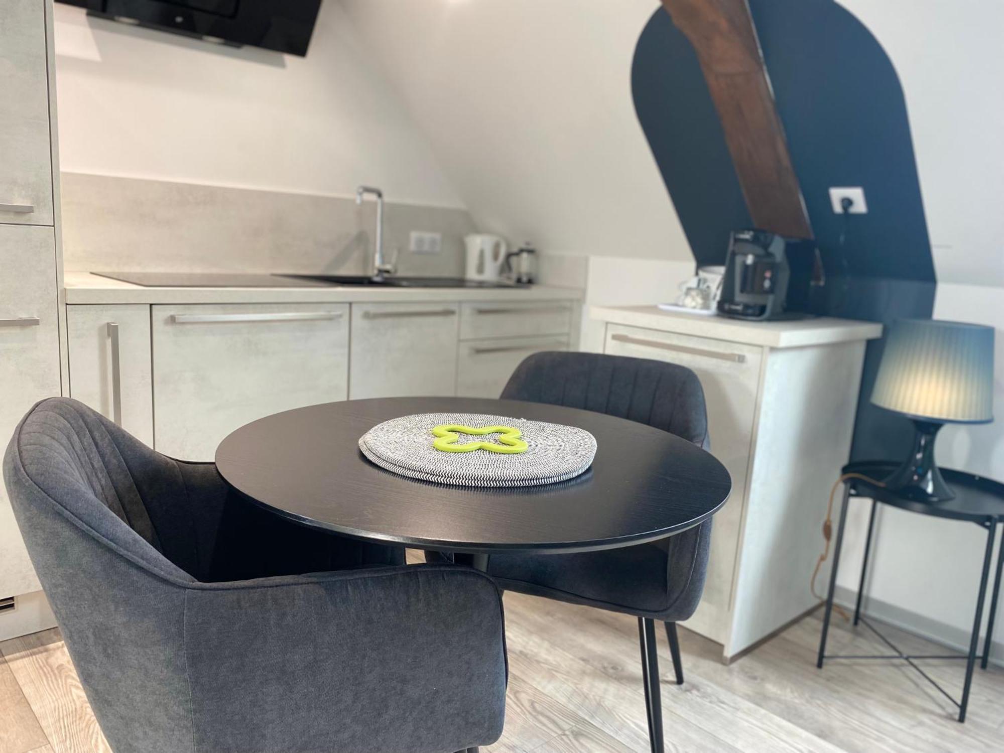 Les Rives Des Habsbourg Aparthotel Ensisheim Exteriör bild