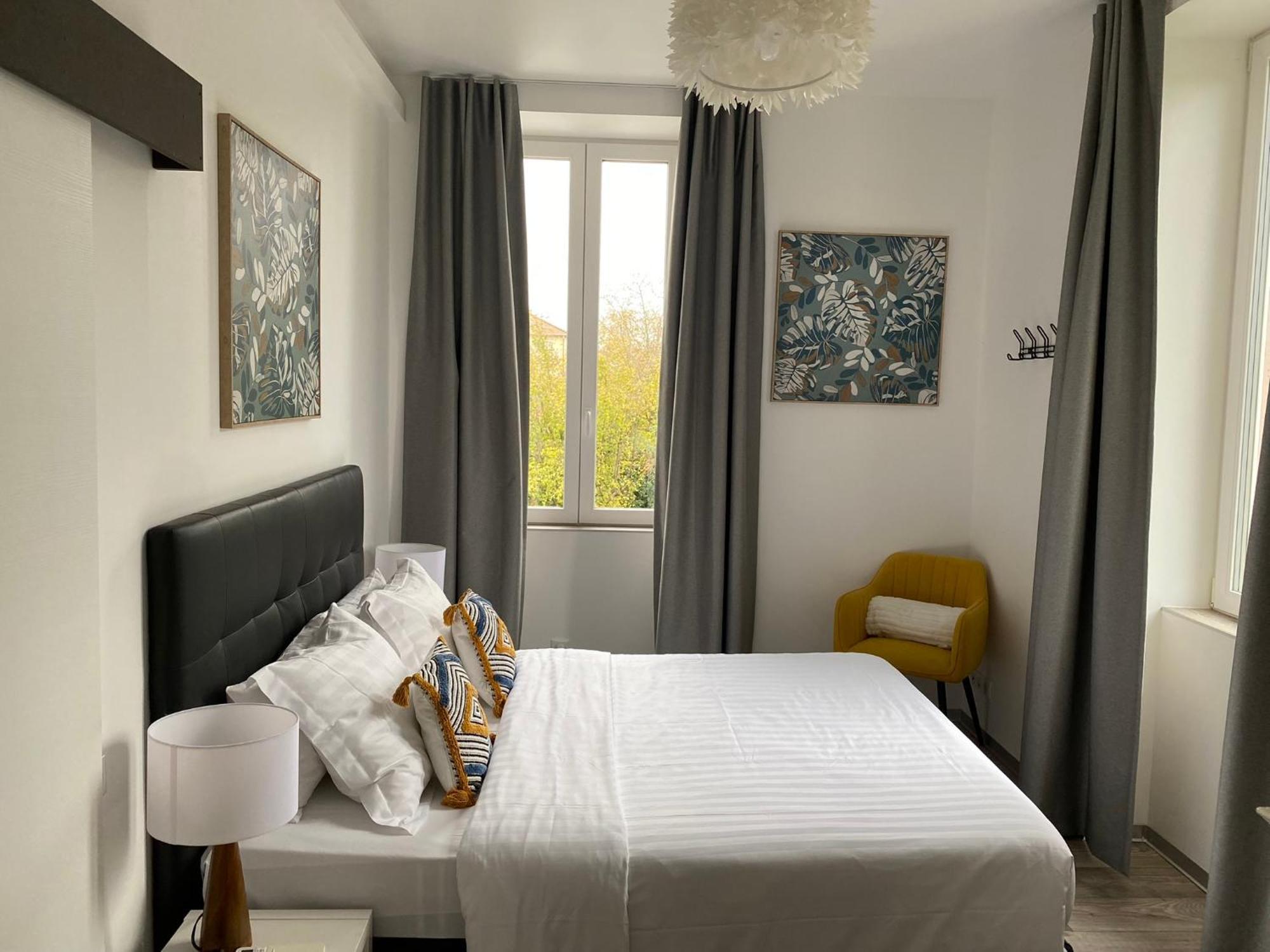Les Rives Des Habsbourg Aparthotel Ensisheim Exteriör bild