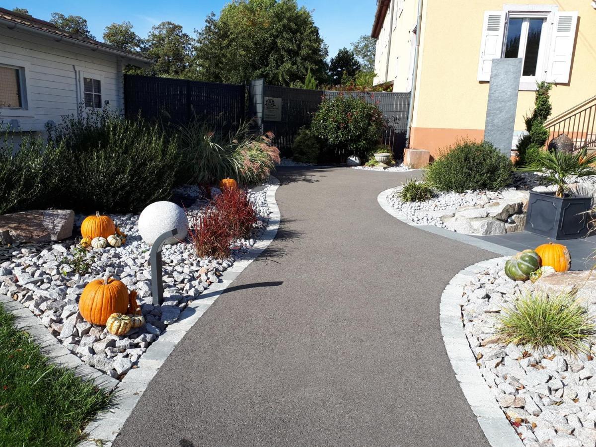 Les Rives Des Habsbourg Aparthotel Ensisheim Exteriör bild